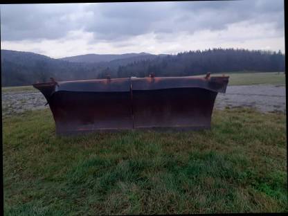 Bild 3:Schneepflug mit Montageplatte