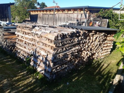 Bild 2:Brennholz