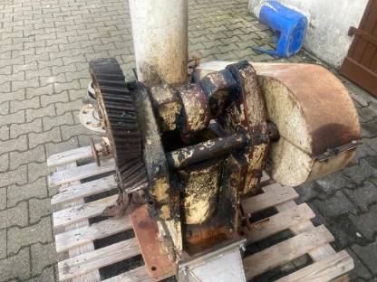 Bild 5:Bucher Kolbenpumpe