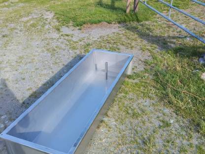 Bild 2:Edelstahl-Tränke