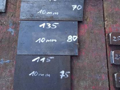 Bild 4:Flacheisen Reste verschiedene Größen