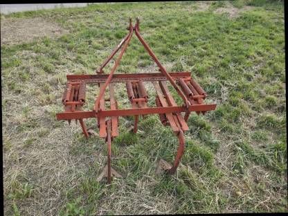 Bild 2:Kultivator zum Aufreißen von Erdböden CM5