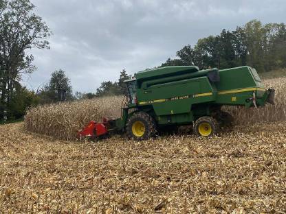 Bild 7:John Deere Mähdrescher 2064 HM