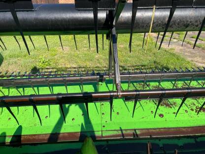 Bild 8:Deutz Fahr Rapsschneidwerk