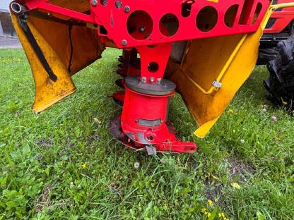 Bild 5:Pöttinger Novaalpin 301T Mähwerk