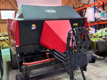 Bild 7:Quaderpresse Vicon LB12100