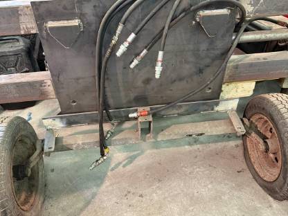 Bild 5:Schneestangensetzgerät