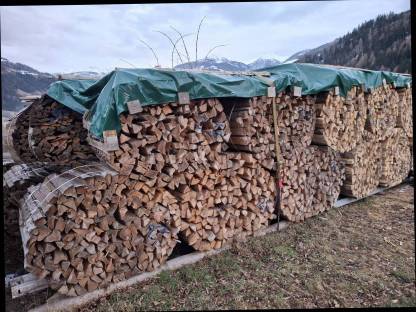 Bild 2:Brennholz Fichte/Lärche/Esche