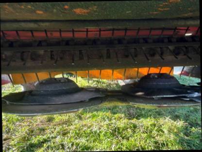 Bild 3:Fella Frontmähwerke