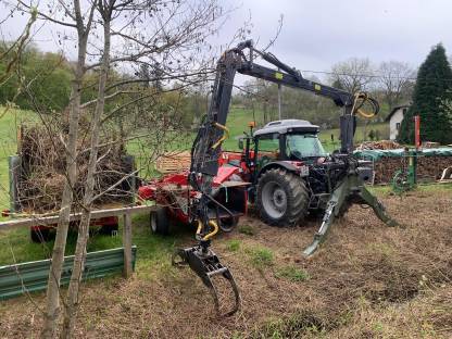 Bild 2:FARMA Forstkran 8,5 m, 3-Punkt mit Flopdown Abstützung CAT 2/3