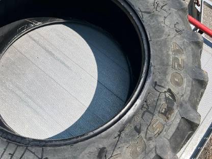 Bild 2:Traktorreifen