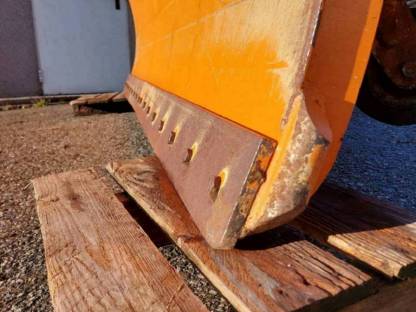 Bild 6:Hydrac UNI 270 Schneeschild