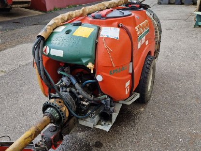 Bild 5:Lochmann RPS 8/80 U Gebläsespritze 800 l