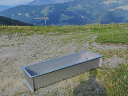 Bild 4:Edelstahl-Tränke