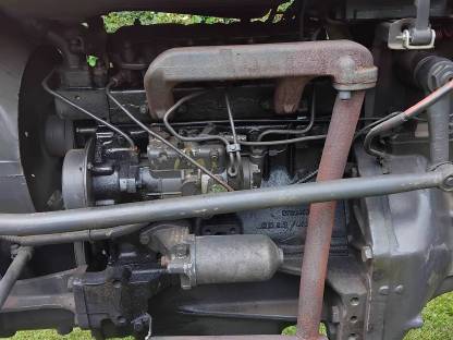 Bild 4:Oldtimer Massey Ferguson 130