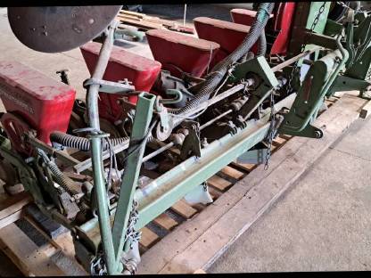 Bild 6:Einzelkornsämaschine Nodet Pneumasem II