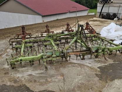 Bild 2:Feldherr Saatbettkombination Egge Zinkenegge