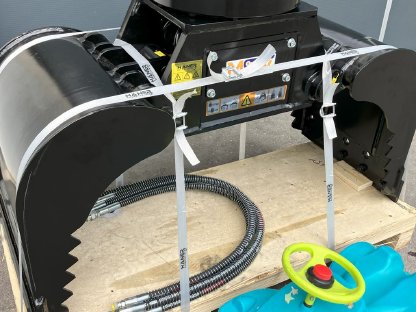 Bild 2:Neuer Sortiergreifer und Universalgreifer 4–7 t Bagger