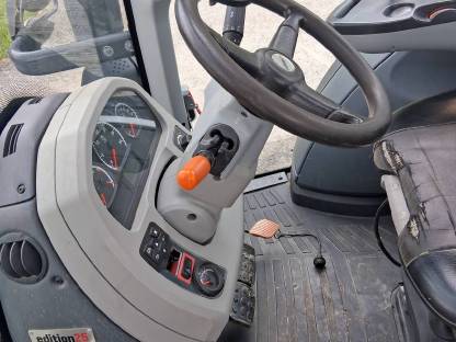 Bild 5:Valtra N174 Rüfa