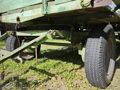 Bild 2:Zweiachs-Anhänger