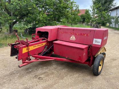 Bild 2:Strohpresse New Holland Hayliner 268