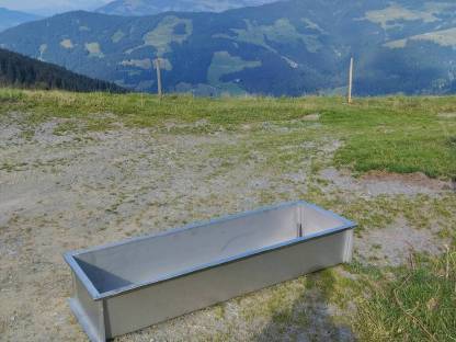 Bild 3:Edelstahl-Tränke