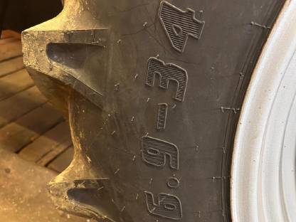Verkaufe neuwertige 16/9-34 und 12/4-24 Traktorreifen