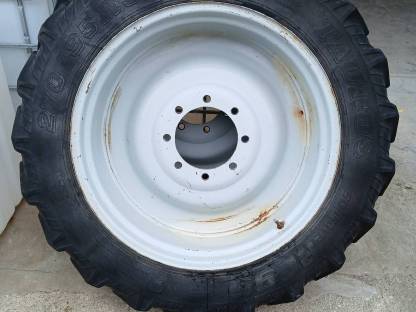 Bild 3:Pflegeräder für Steyr 9094