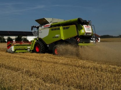 Bild 3:CLAAS LEXION 660 Typ C74