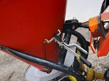 Bild 4:Einscheiben Streuer Landgut OMB C503N Pöttinger