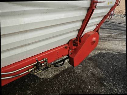 Bild 9:Pöttinger Boss II Tieflader