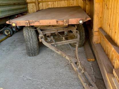 Bild 2:Zweiachsanhänger