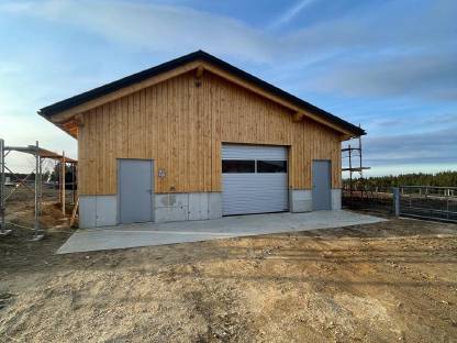 Bild 9:Einstellplatz im Offenstall