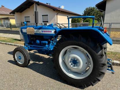 Bild 3:Ford 3000-8 Super Dexta