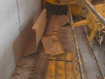 Bild 3:Rapsschneidwerk Schrattenecker (Herkules)