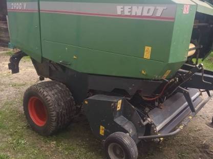 Rundballenpresse Fendt 2900v