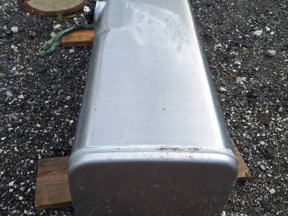 Bild 2:LKW Kraftstofftank SMA Serbat 550 l