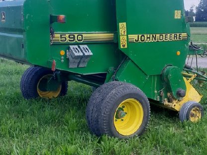 Bild 9:John Deere 590 Rundballenpresse