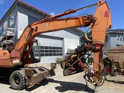 Daewoo Bagger mit Prozessor-Kopf Woody 60