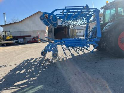Bild 4:Lemken Saatbeetkombination Korund 8