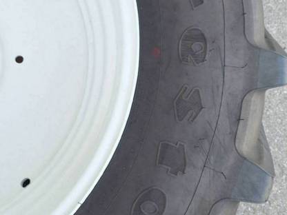 Bild 6:Traktorräder Satz Kompletträder 440/65R24 540/65R34