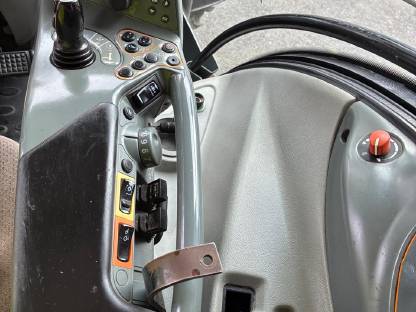 Bild 8:Valtra N143 Direct