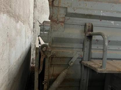 Bild 2:Brantner Zweiseitenkipper