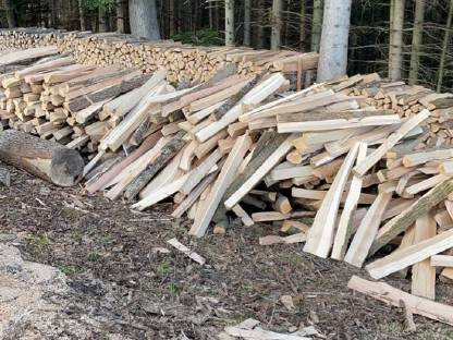 Ich verkaufe gemischtes Brennholz (Eiche, Esche, Buche)
