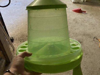 Bild 2:Wärmeplatte und Doppelzylindertränke