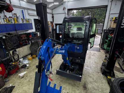 Bild 5:Minibagger mit Kabine 1,5 t 3 Zylinder Kubota