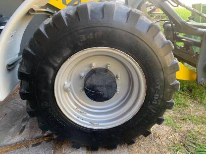 Bild 2:Reifen für Radlader und Traktoren