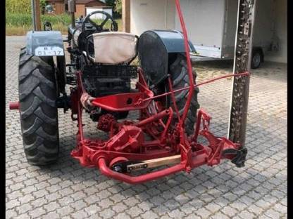 Bild 2:Deering IHC F12G Oldtimer restauriert