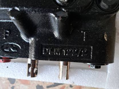 Bild 2:Frontlader Steuerblock