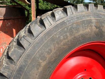 Bild 6:Kommunal Bereifung Winterdienst